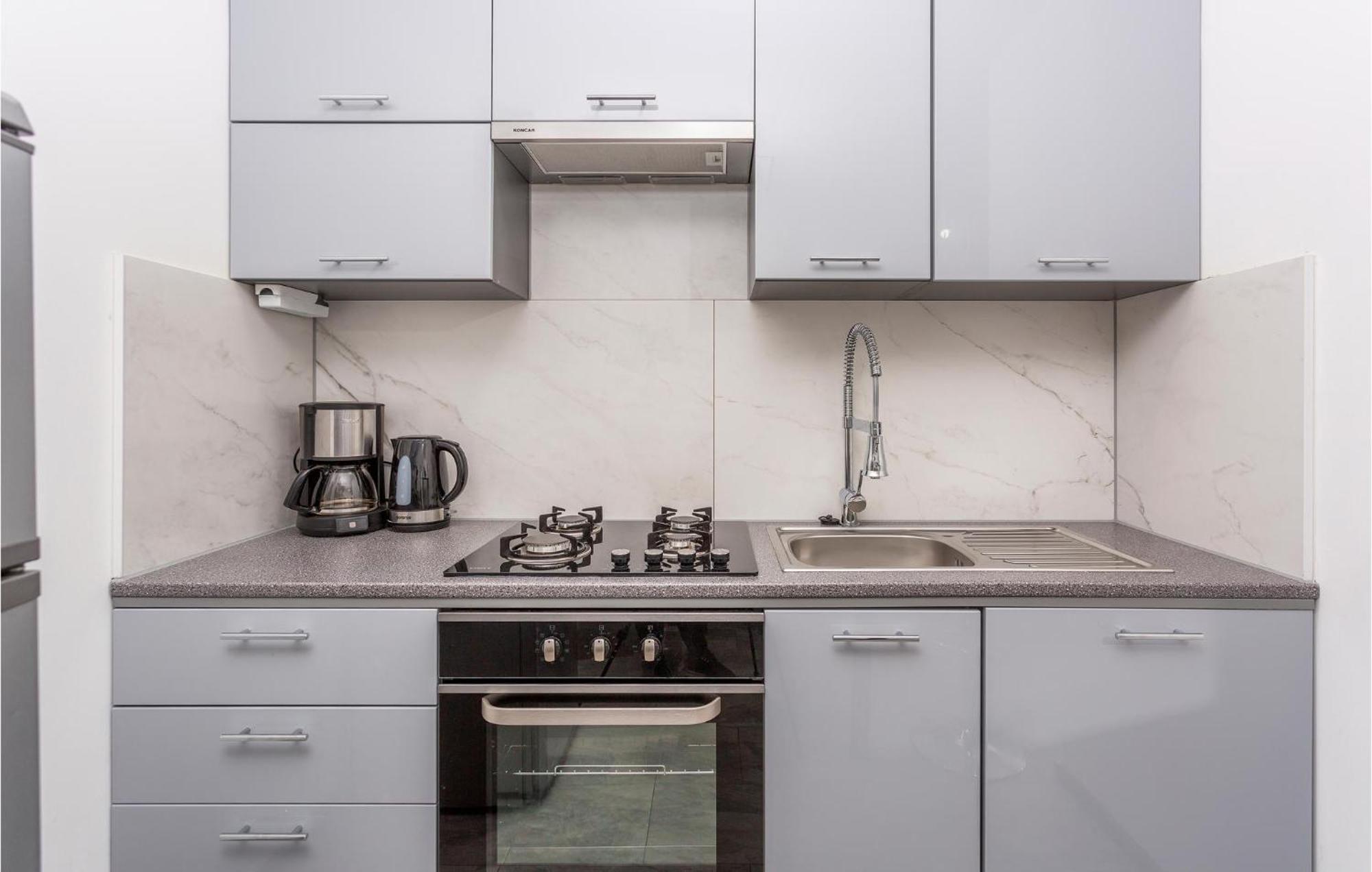 Beautiful Apartment In Malinska With Kitchen Bagian luar foto